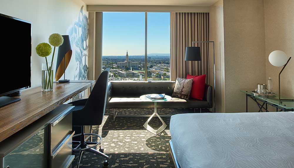 los angeles hotel guestroom king bed view
